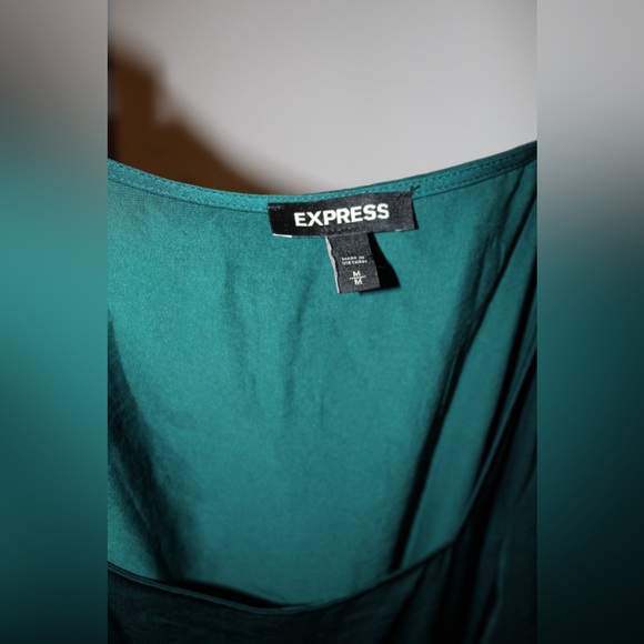 Women’s Express tie dress size Medium - Picture 3 of 3